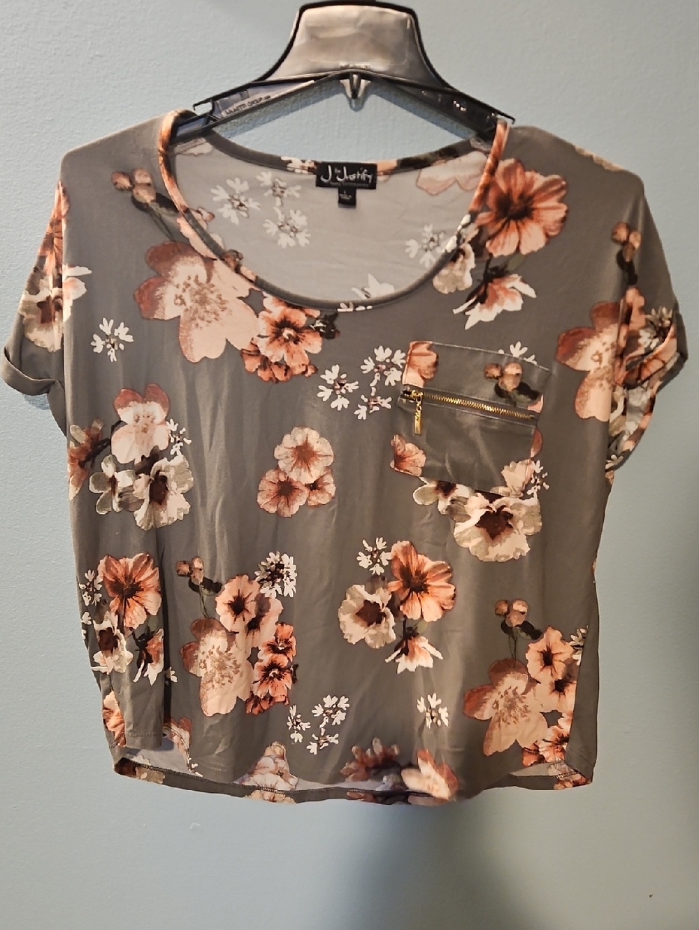 Floral Scoop Neck Tee - Gray with Peach Floral